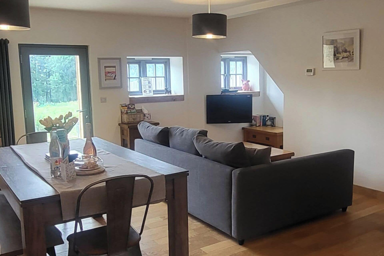 Living area 2, Cottage Sleeps 5 With Hot Tub and Parking, Devon