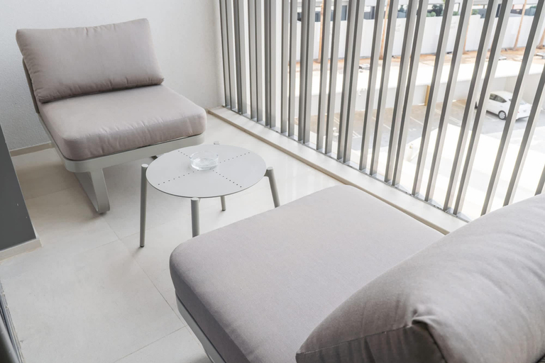 Room 5, A Perfect Studio in Mag 980 That Sleeps 2, Dubai