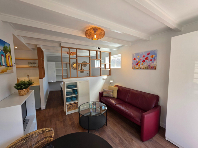 Living room 4, Charming and Cozy Furnished 2-person Studio Apartment, Texel