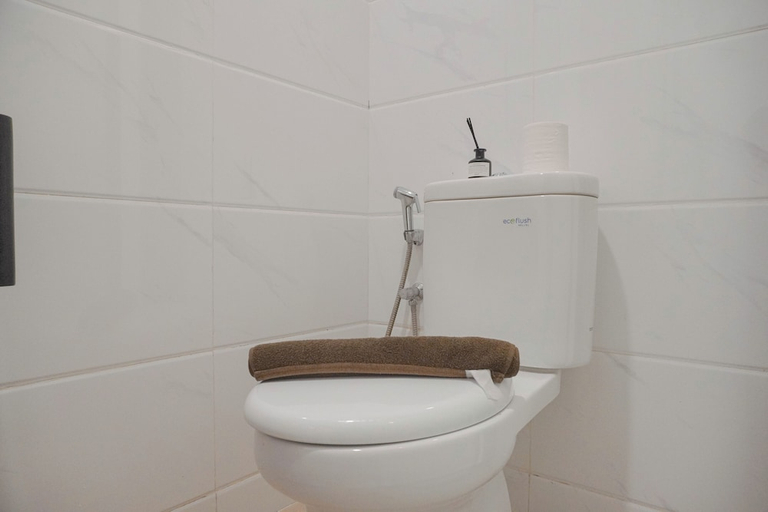 Bathroom 3, Best Choice And Cozy Studio Sky House Bsd Apartment, South Tangerang