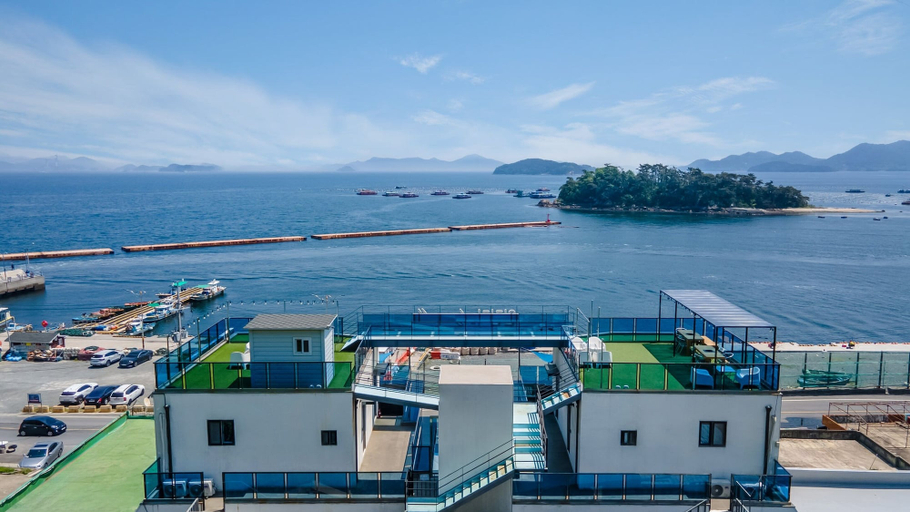 Exterior & Views, Changwon Healingtime Poolvilla Pension, Masan