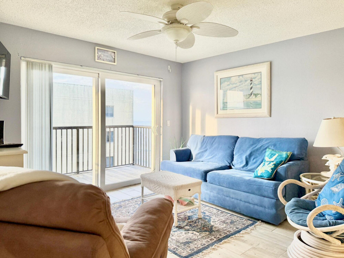 Room 2, King bed Oceanview Daytonabeach, Volusia