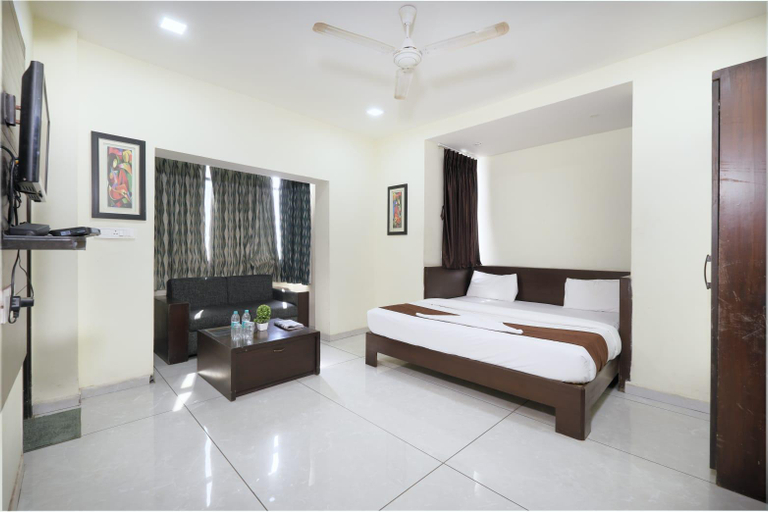 Bedroom 3, Hotel Palm View Residency, Vadodara