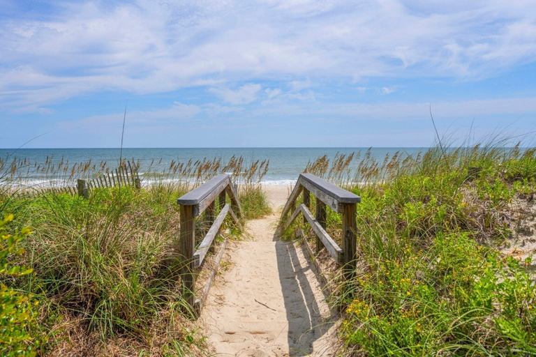Beach 4, Come And Enjoy Days To Remember! 4 Bedroom Villa by Peace Vacations, Georgetown