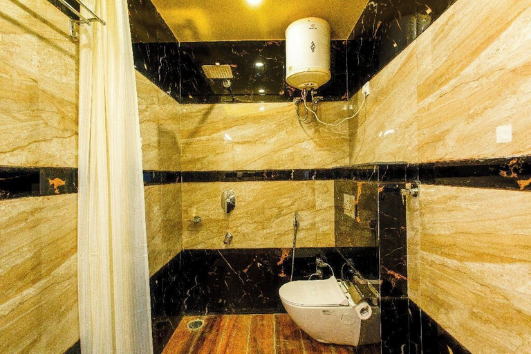 Bathroom 4, The Hosteller Khajjiar, Chamba