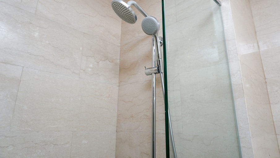 Bathroom, Trendy Studio at Menteng Park Apartment, Central Jakarta