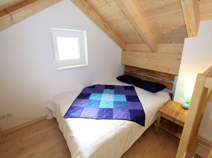 Bedroom 2, Apartment in Kotschach near Ski Slopes, Hermagor