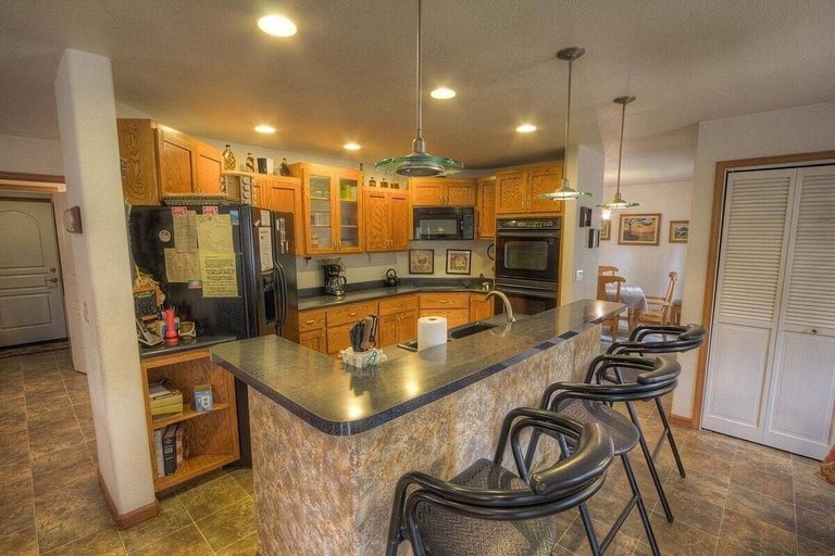 Others 4, Wolfpack Refuge 4 Bedroom Home by RedAwning, El Dorado