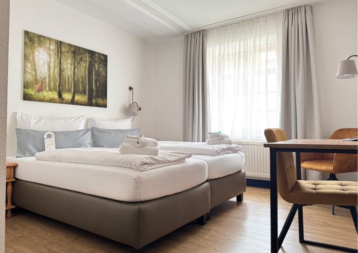Bedroom 2, Hotel Goldener Hirsch, Kaufbeuren