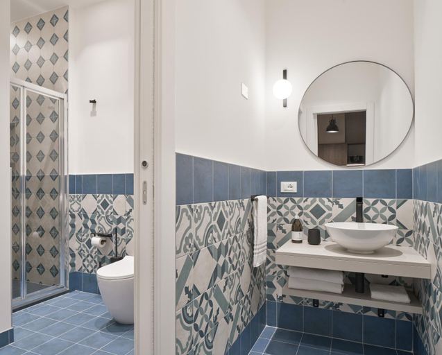 Bathroom 4, Urbanauts Studios Minelli, Trieste