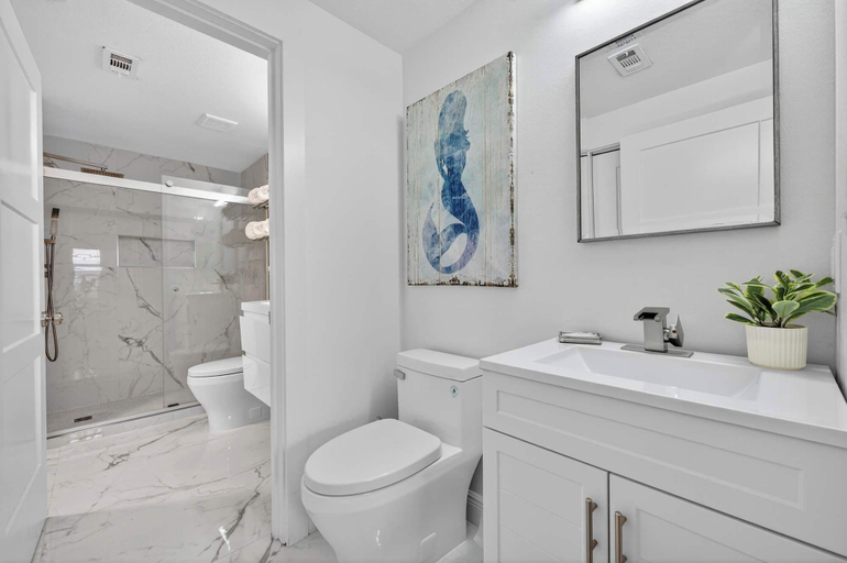 Bathroom 5, Resort Life With Beach Access & Balcony, Walton