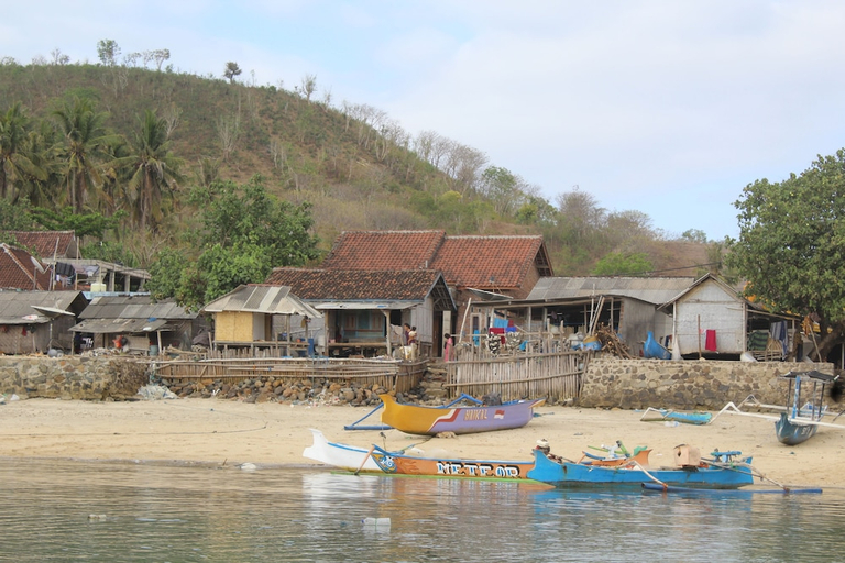 Exterior & Views, Duyung Rooms and Resto by Zuzu, Lombok