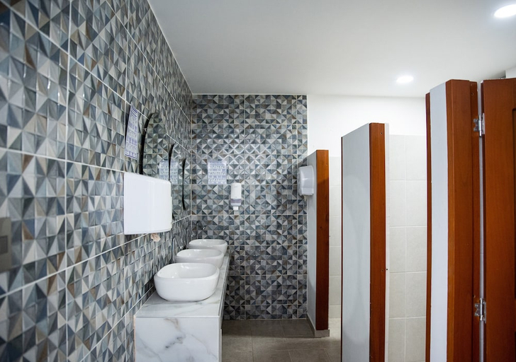 Bathroom 3, Hotel On The Rock, Santa Marta (Dist. Esp.)