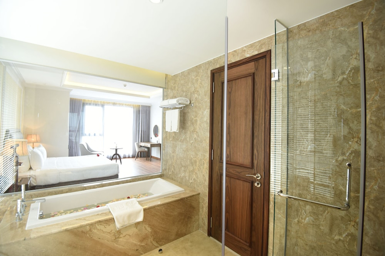 Bathroom 5, Phu cuong Hotel Ca Mau, Cà Mau