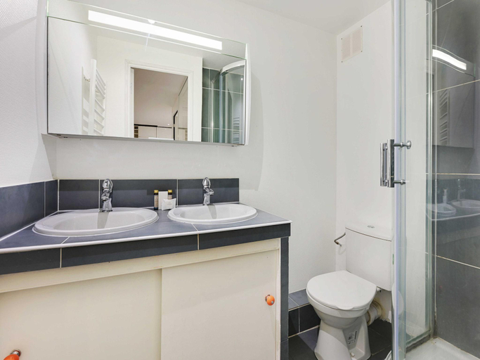 Bathroom, Spacious apartment - 2BR/4P- Le Kremlin-Bicêtre, Val-de-Marne