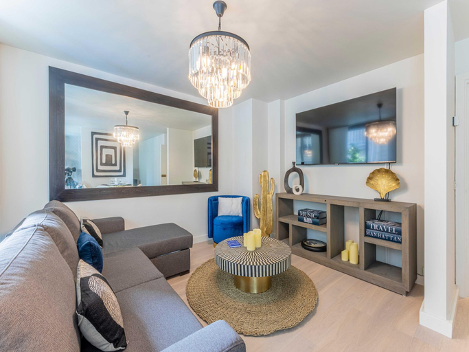Others 5, Cosy apartment ac. balcony - 1BR4P - Eiffel Tower, Paris
