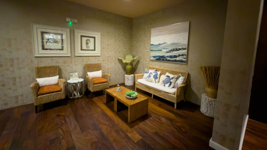 Living area 4, Penthouse Jr Unrivaled Luxury Insane Views 3 Bedroom Apts, Cameron