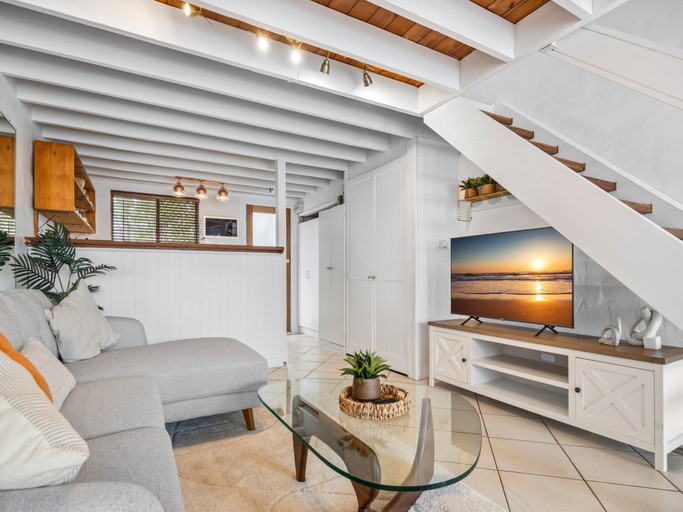 5, Chic 2-Bed Cabin-Style Home by Mooloolaba Beach, Maroochy - Mooloolaba