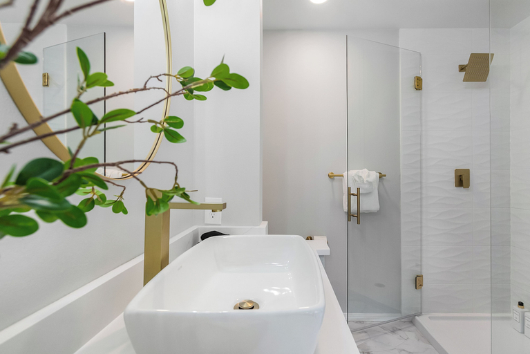 Bathroom 2, Sunny 3BR Retreat Near Everet Waterfront, Snohomish