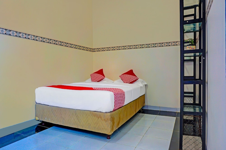Others 3, Hotel O Wisma Amrach, Bone