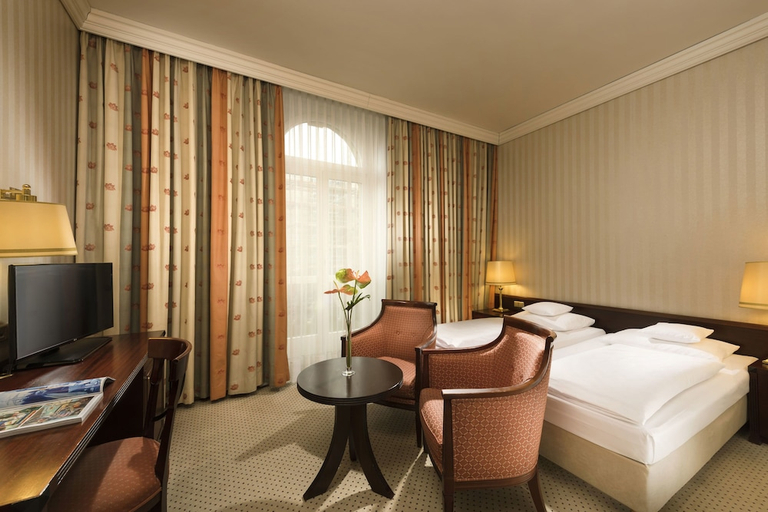 Guestroom 2, Parkhotel Mannheim, Mannheim