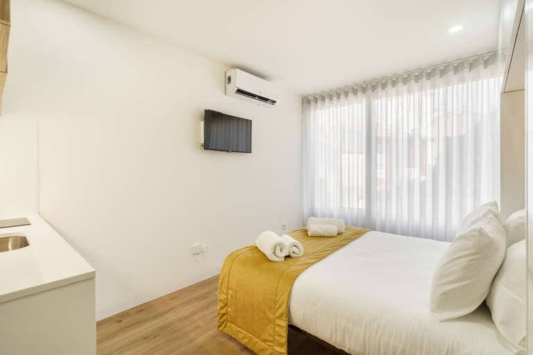 Room 5, Santa Barbara Flat by Minhos Guest, Braga