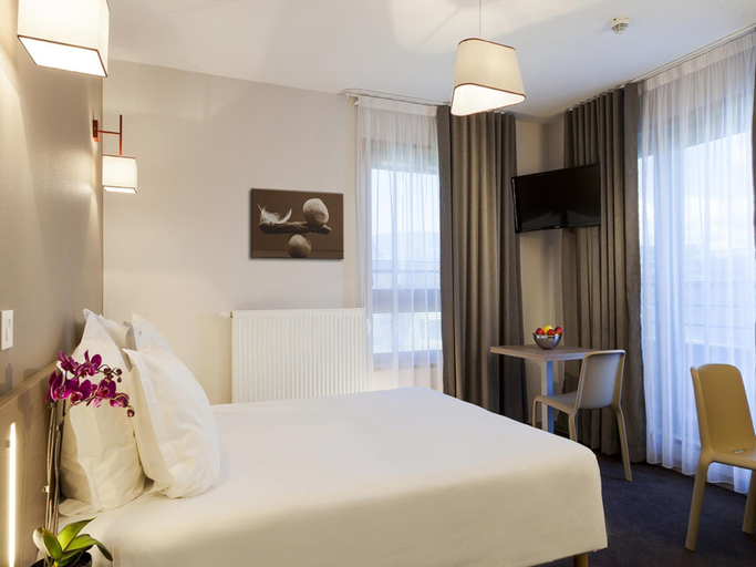 Room 2, Cozy Retreat Near Geneva for 2 Guests, Haute-Savoie
