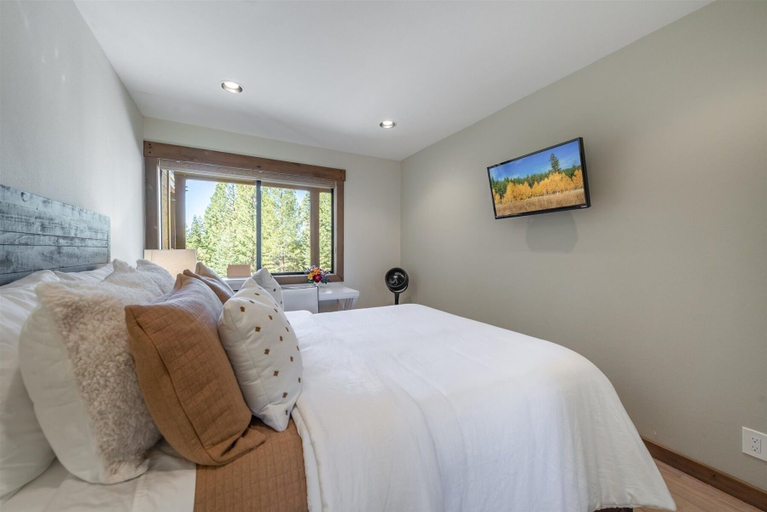 Room 2, Indian Hills 6021 2 Bedroom Townhouse, Placer
