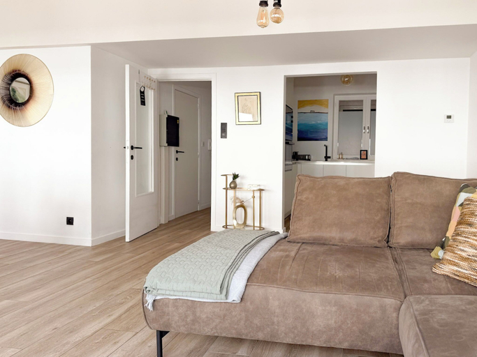 Room 4, Centrally Located Apartment in Hasselt, Limburg