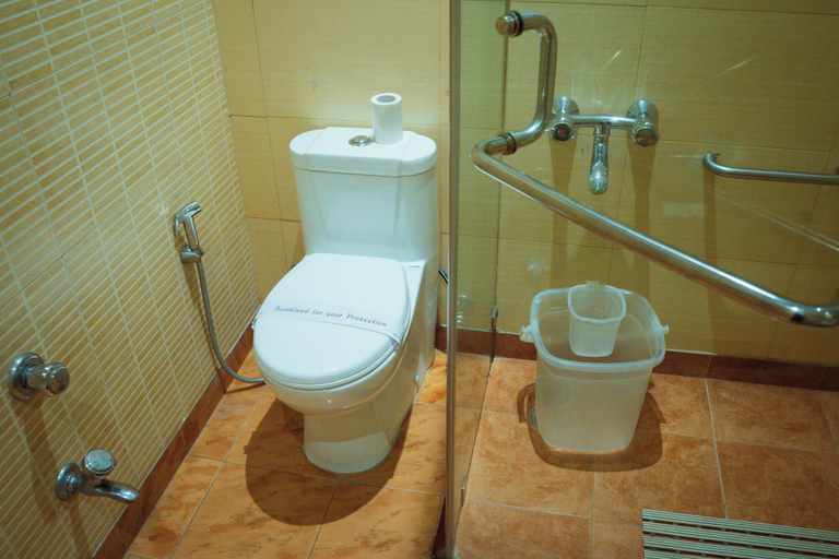 Bathroom 4, Hotel Yatrik, Kaushambi