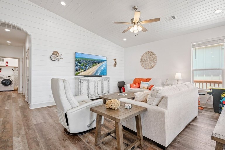Living area 5, Breeze Easy 3 Bedroom Home, Galveston