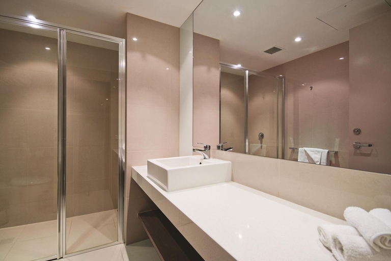 Bathroom 3, Quality Hotel Wangaratta Gateway, Wangaratta - Central