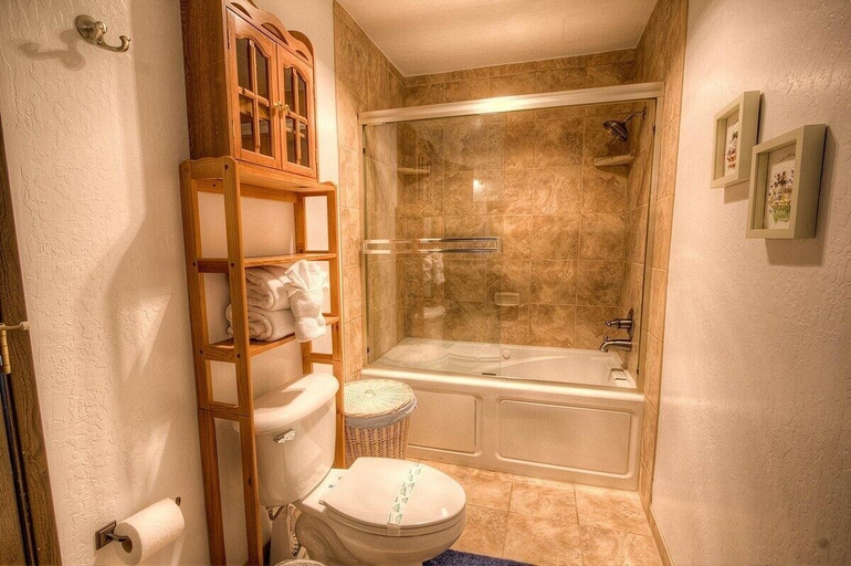 Bathroom 3, Lakescape 3 Bedroom Condo by RedAwning, Douglas