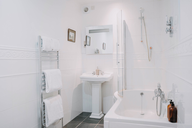 Bathroom 4, Three Cocks Hotel, Powys