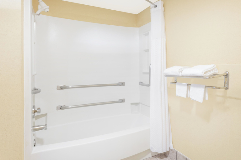 Bathroom 5, Regency Inn & Suites-Hamilton Place, Hamilton