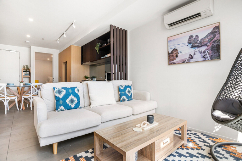 Living room, Modern 2-bedroom Retreat Minutes From St Kilda, Melbourne