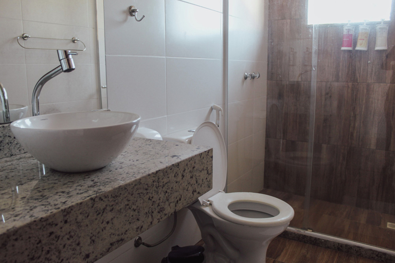 Bathroom 5, Pousada Xerxes, Arraial do Cabo
