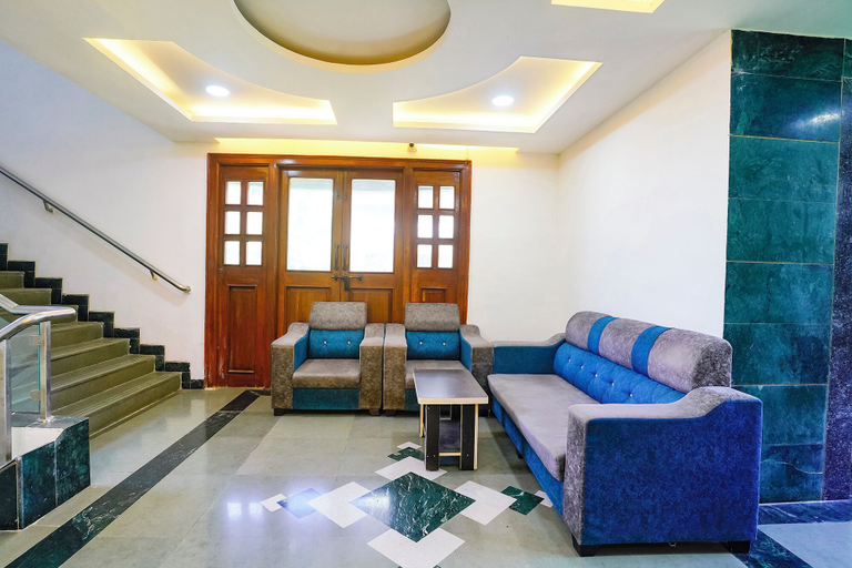 Lobby sitting area 3, Fabhotel Sheen Residences, Raigarh
