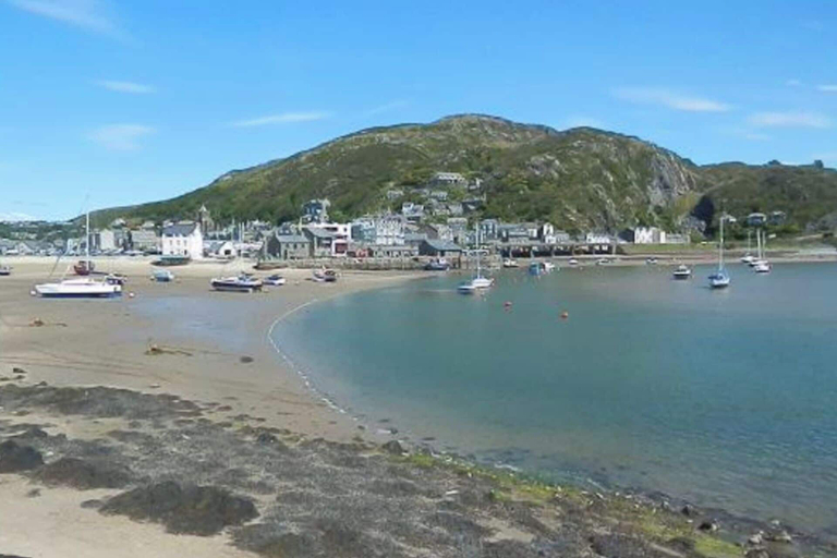 Others 5, Seaview Apartment Sleeps 2 - Private Patio, Gwynedd