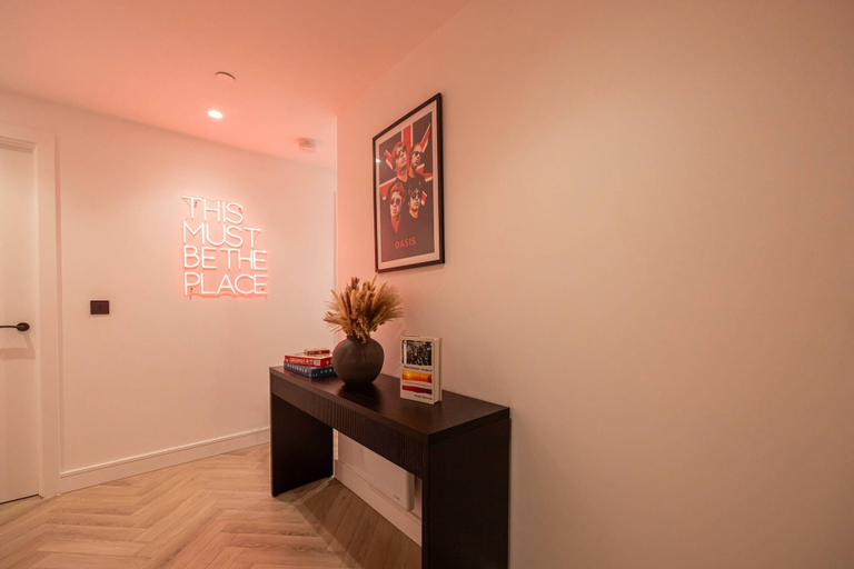 Room 5, Supernova Suite City Views, Manchester