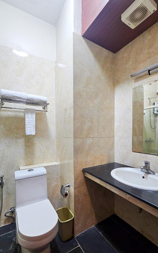 Bathroom 5, Eastland Hotel, Kibra