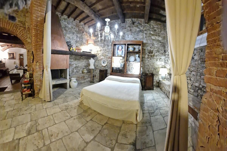 Bedroom 2, Il Pozzo dei Desideri - The Wishing Well, Florence