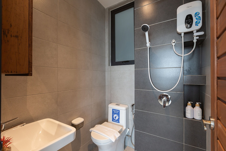 Bathroom 3, Urban Suites, Pulau Penang
