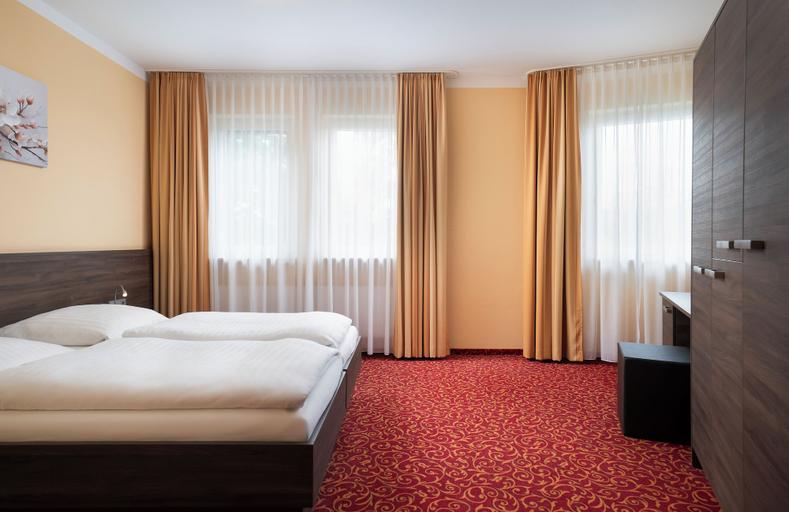 Bedroom 3, Ates Hotel Lampertheim by Aurum, Bergstraße