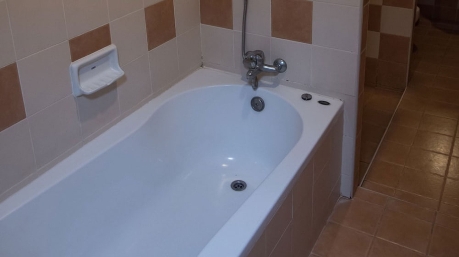 Bathroom 3, Opey De Place Pattaya, Pattaya