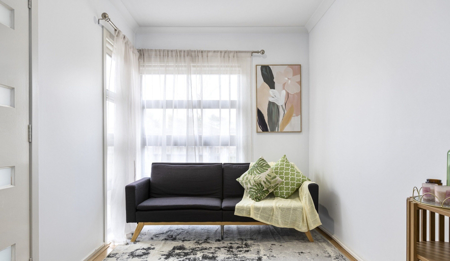 Living area 4, Spacious Corio Townhouse Near Ferry & Waterfront, Corio - Inner
