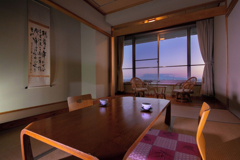 Others 5, Omuta Heights, Ōmuta