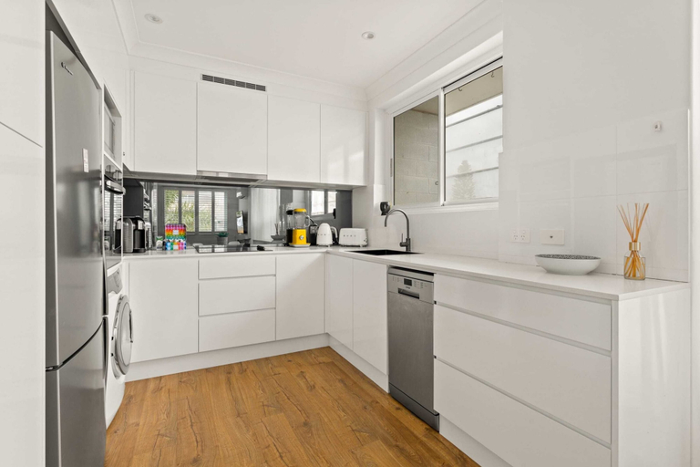 Private kitchen 2, Coastal 2-bed Apartment Steps From Manly Beach, Sydney
