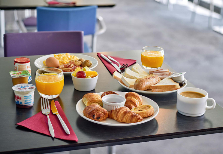 Food & Drinks 4, B&B HOTEL Cergy Port 4 etoiles, Val-d'Oise