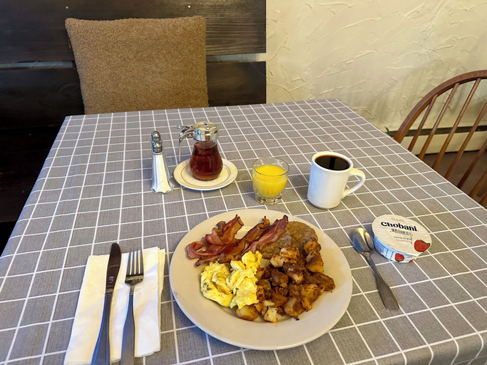 Food & Drinks 5, Innsbruck Inn At Stowe, Lamoille